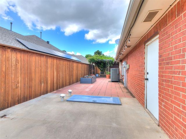 9901 SW 15th Terrace, Yukon, OK 73099