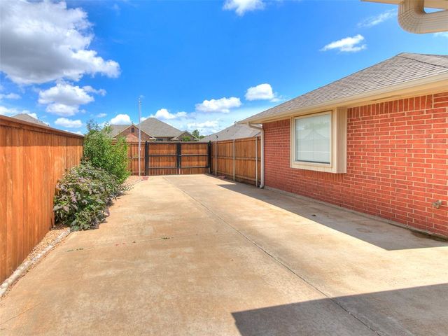 9901 SW 15th Terrace, Yukon, OK 73099