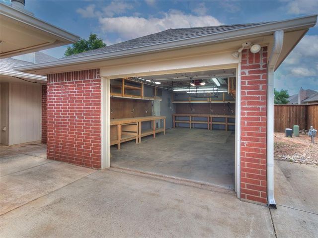 9901 SW 15th Terrace, Yukon, OK 73099