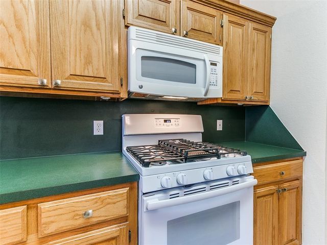 9901 SW 15th Terrace, Yukon, OK 73099