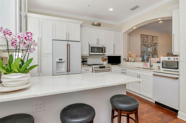 6013 BOWEN DANIEL DRIVE 104, Tampa, FL 33616