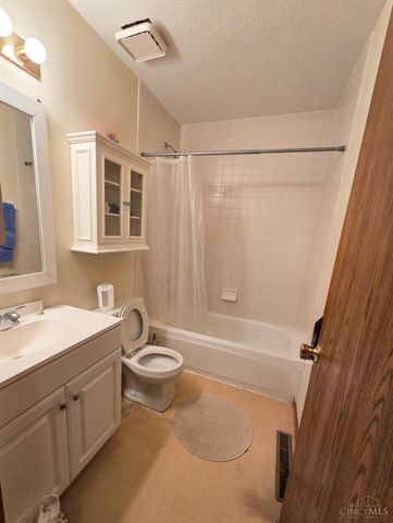 9296 Hare Drive, West Chester, OH 45069