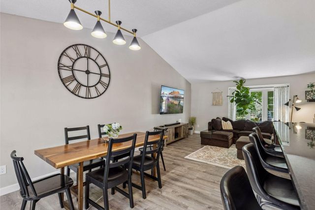 9056 Glacier Road, Woodbury, MN 55125
