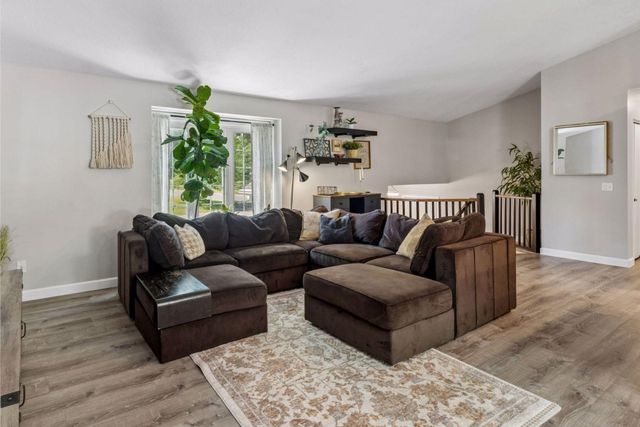 9056 Glacier Road, Woodbury, MN 55125