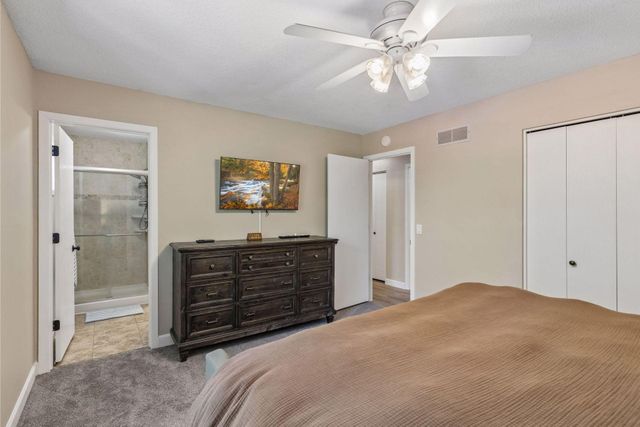 9056 Glacier Road, Woodbury, MN 55125