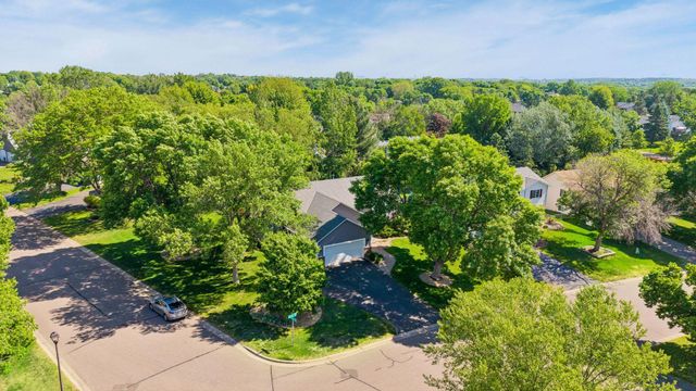 9056 Glacier Road, Woodbury, MN 55125
