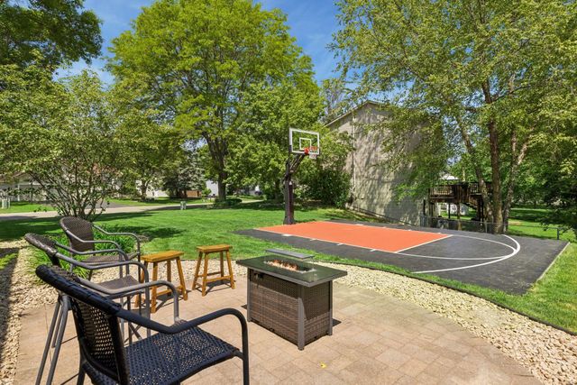 9056 Glacier Road, Woodbury, MN 55125