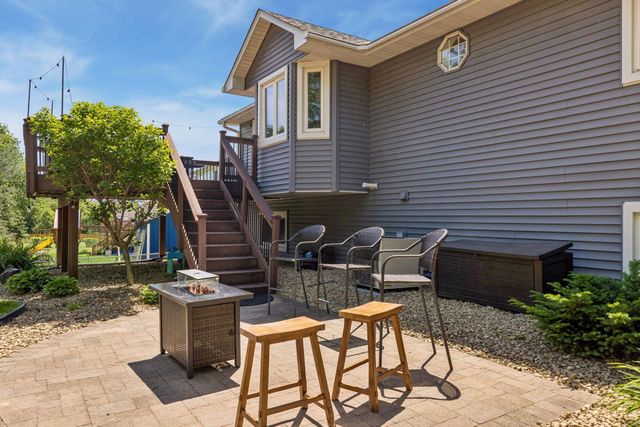9056 Glacier Road, Woodbury, MN 55125