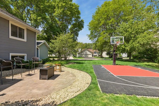 9056 Glacier Road, Woodbury, MN 55125
