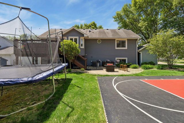 9056 Glacier Road, Woodbury, MN 55125