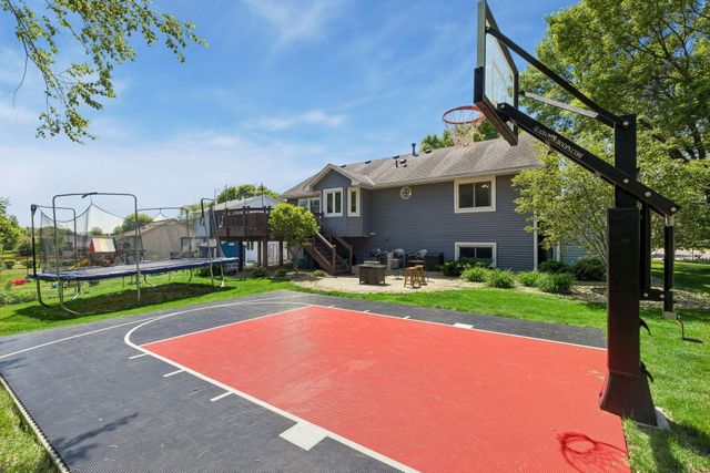 9056 Glacier Road, Woodbury, MN 55125