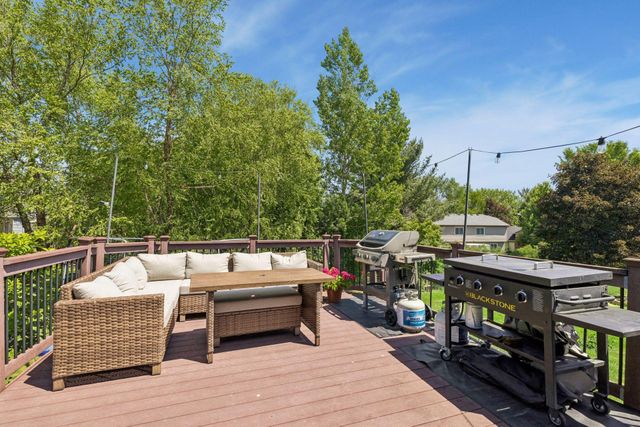 9056 Glacier Road, Woodbury, MN 55125