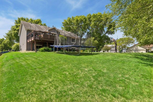 9056 Glacier Road, Woodbury, MN 55125