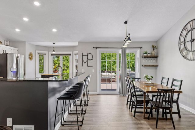 9056 Glacier Road, Woodbury, MN 55125