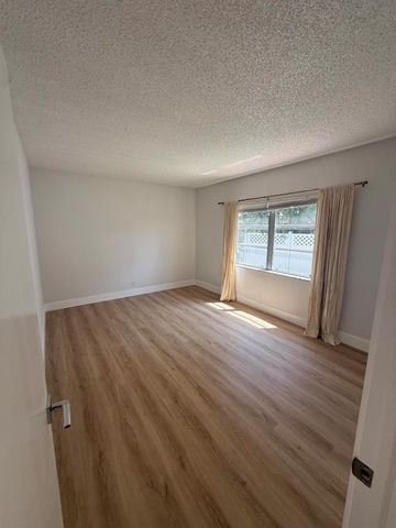 2613 NE 28th Court 1b, Lighthouse Point, FL 33064