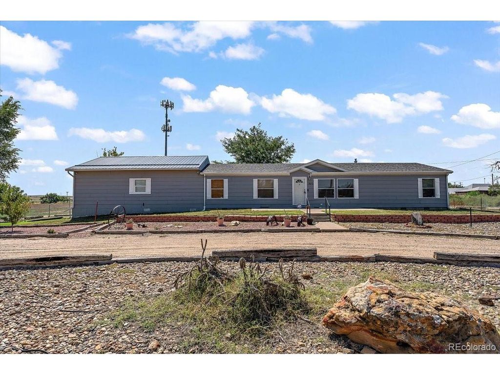 920 E 14th St, La Junta, CO 81050