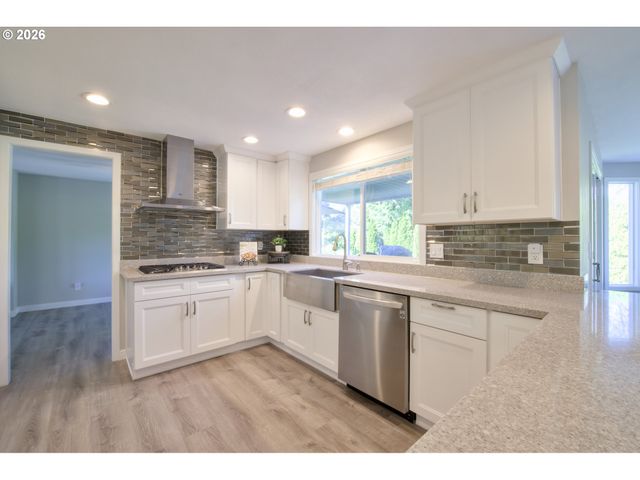 16782 Sw HARGIS Rd, Beaverton, OR 97007