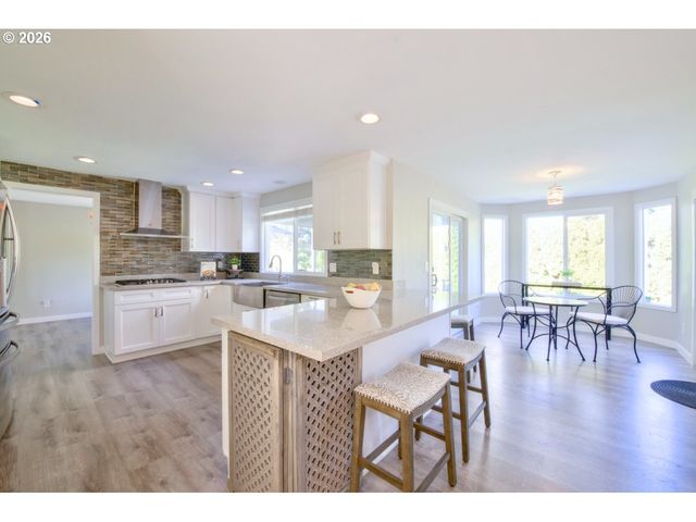 16782 Sw HARGIS Rd, Beaverton, OR 97007