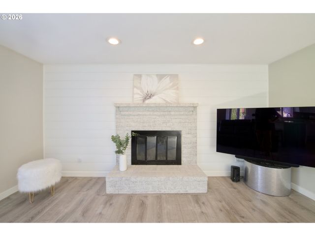 16782 Sw HARGIS Rd, Beaverton, OR 97007