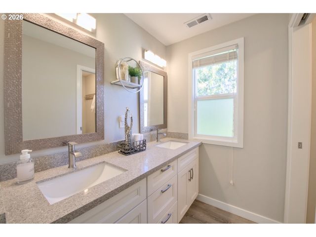 16782 Sw HARGIS Rd, Beaverton, OR 97007