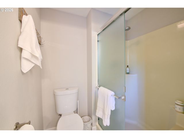 16782 Sw HARGIS Rd, Beaverton, OR 97007