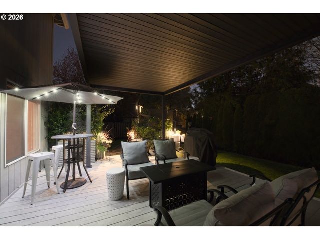 16782 Sw HARGIS Rd, Beaverton, OR 97007