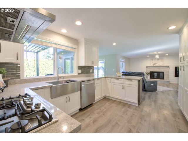 16782 Sw HARGIS Rd, Beaverton, OR 97007