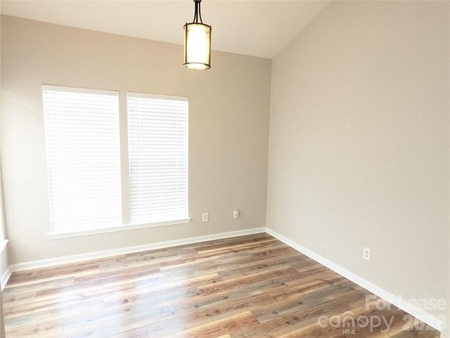 4613 Forestridge Commons Drive, Charlotte, NC 28269