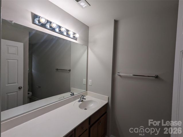 4613 Forestridge Commons Drive, Charlotte, NC 28269