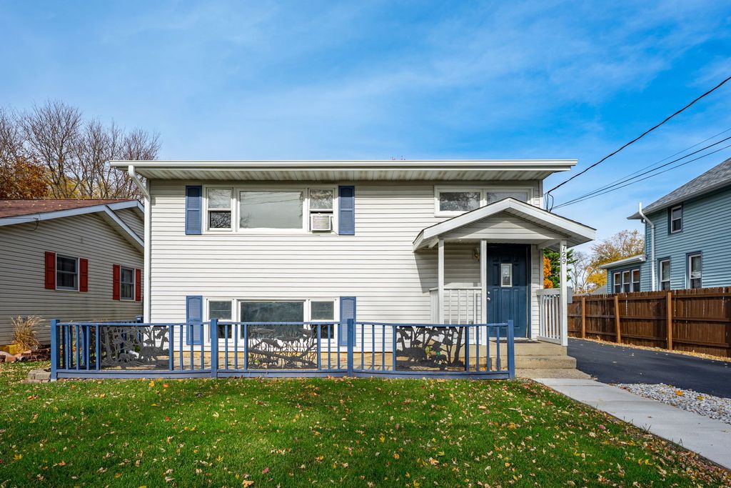 729 W Perry Street, Belvidere, IL 61008