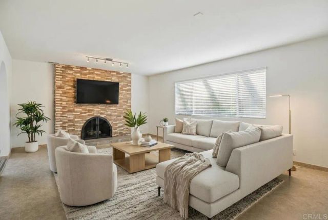 11000 Meadow Glen Way East, Escondido, CA 92026