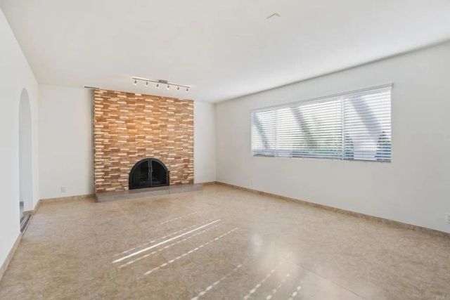 11000 Meadow Glen Way East, Escondido, CA 92026