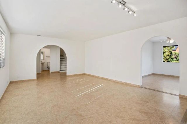 11000 Meadow Glen Way East, Escondido, CA 92026