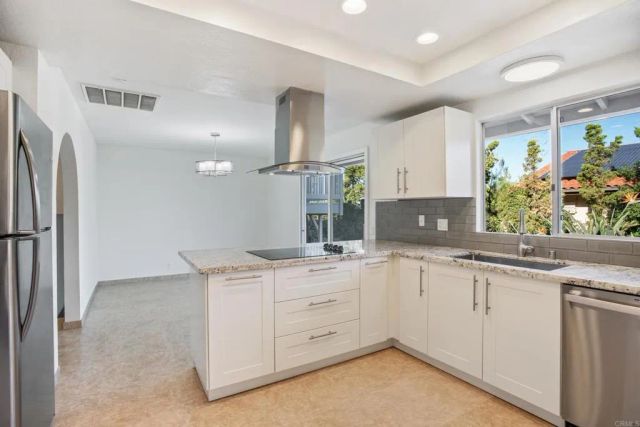 11000 Meadow Glen Way East, Escondido, CA 92026