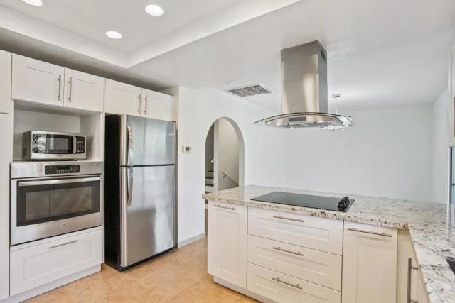 11000 Meadow Glen Way East, Escondido, CA 92026