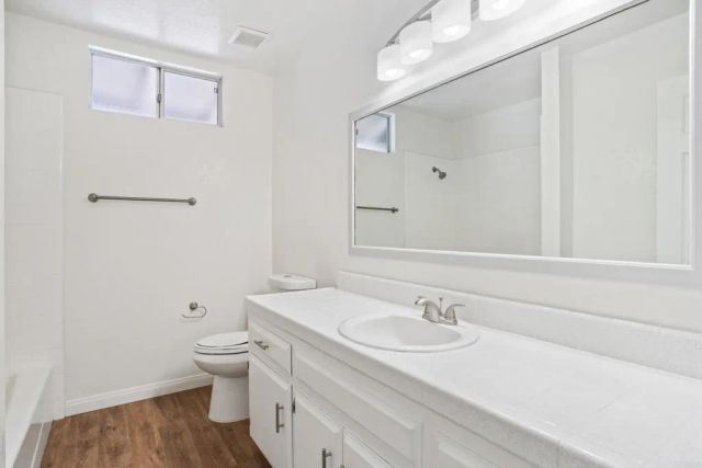 11000 Meadow Glen Way East, Escondido, CA 92026