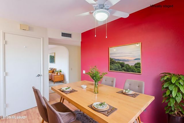 939 S Las Lomas Circle, Green Valley, AZ 85614