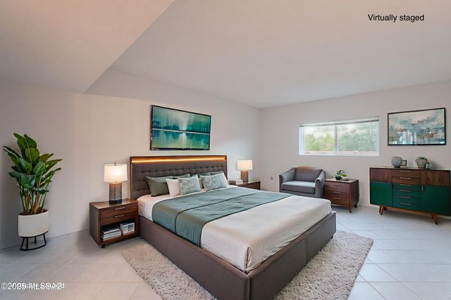 939 S Las Lomas Circle, Green Valley, AZ 85614