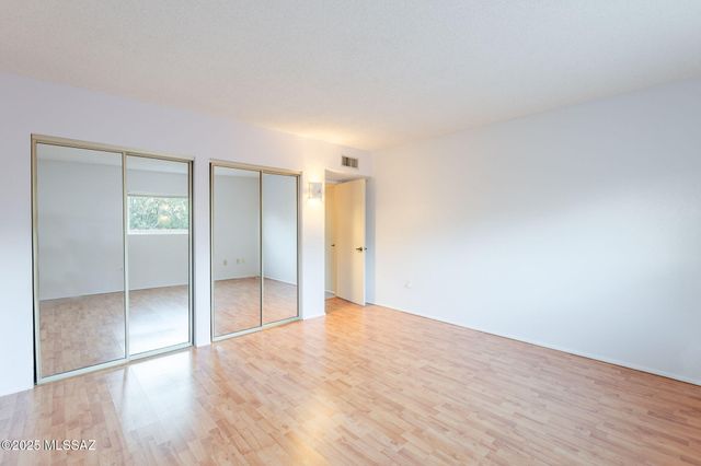 939 S Las Lomas Circle, Green Valley, AZ 85614