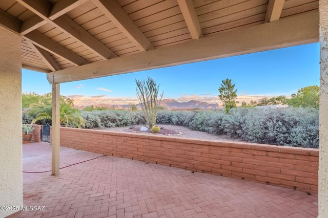 939 S Las Lomas Circle, Green Valley, AZ 85614