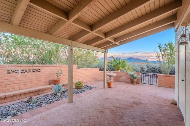 939 S Las Lomas Circle, Green Valley, AZ 85614