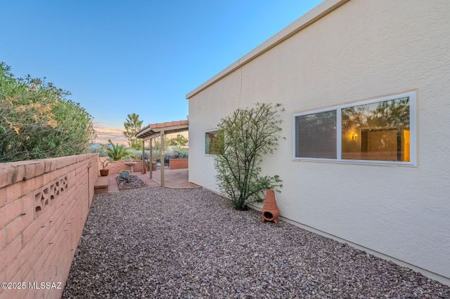 939 S Las Lomas Circle, Green Valley, AZ 85614