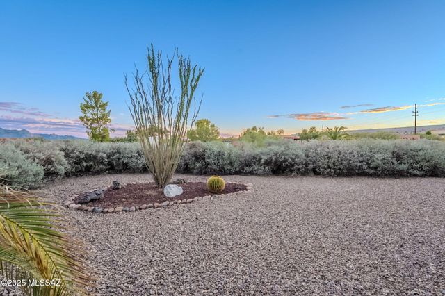 939 S Las Lomas Circle, Green Valley, AZ 85614