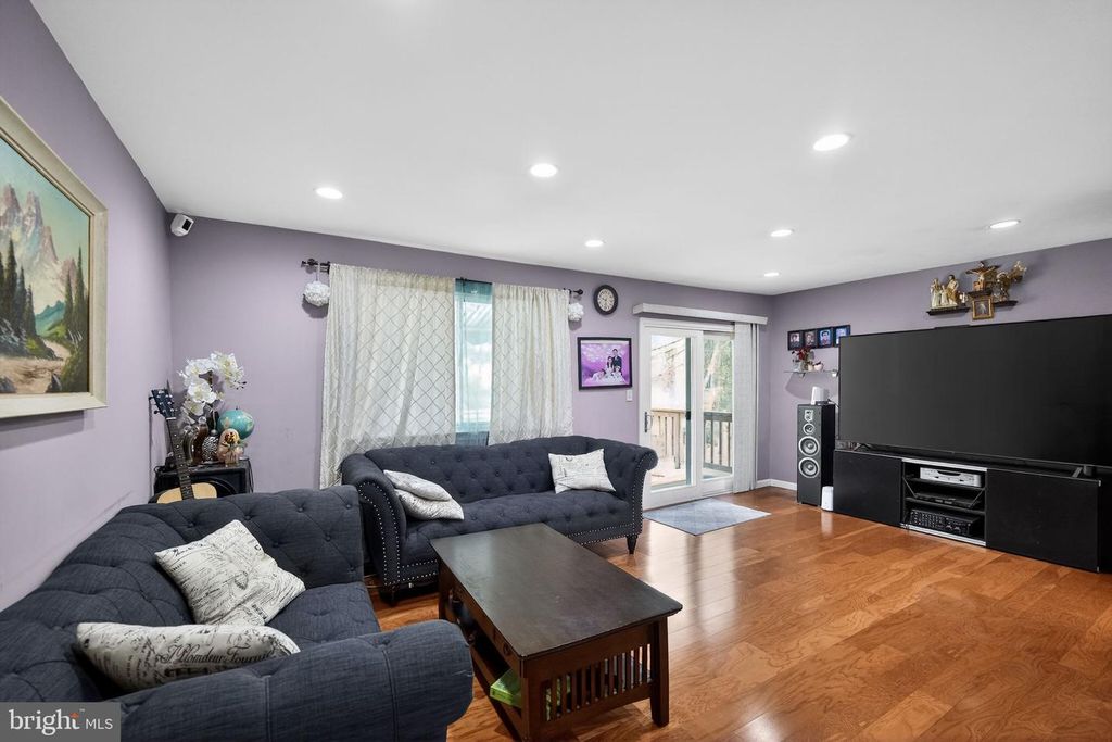 Image 12 of property listing at 8113 PHIRNE RD E, Glen Burnie, MD 21061