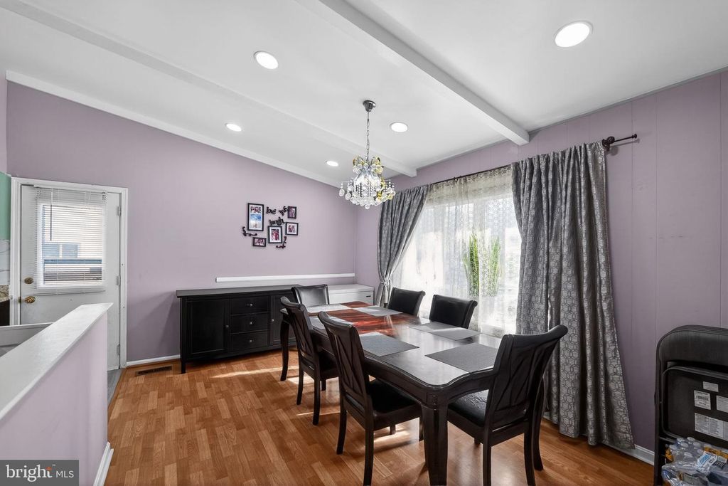 Image 13 of property listing at 8113 PHIRNE RD E, Glen Burnie, MD 21061