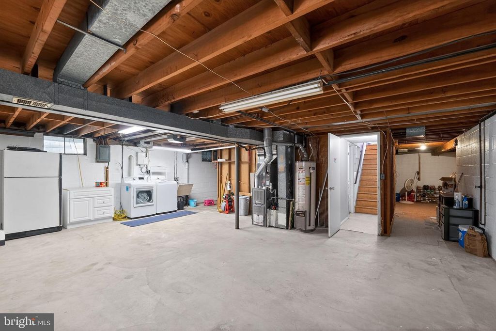 Image 23 of property listing at 8113 PHIRNE RD E, Glen Burnie, MD 21061