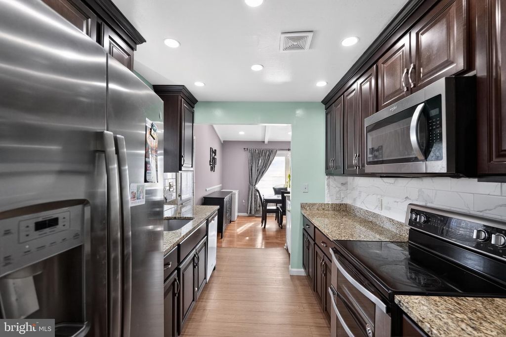 Image 4 of property listing at 8113 PHIRNE RD E, Glen Burnie, MD 21061