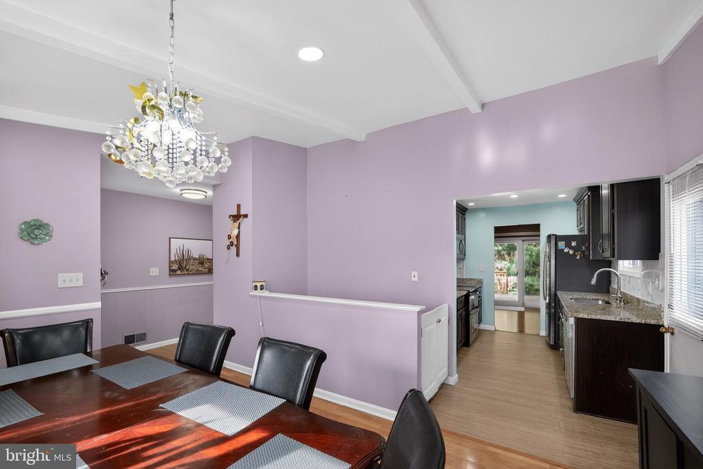 Image 5 of property listing at 8113 PHIRNE RD E, Glen Burnie, MD 21061