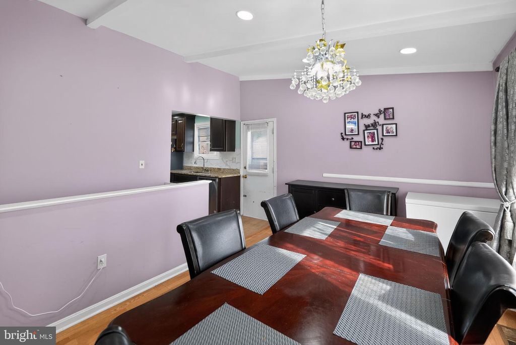 Image 9 of property listing at 8113 PHIRNE RD E, Glen Burnie, MD 21061