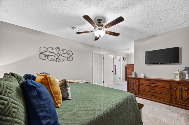 4004 Longherridge Drive, Pearland, TX 77581